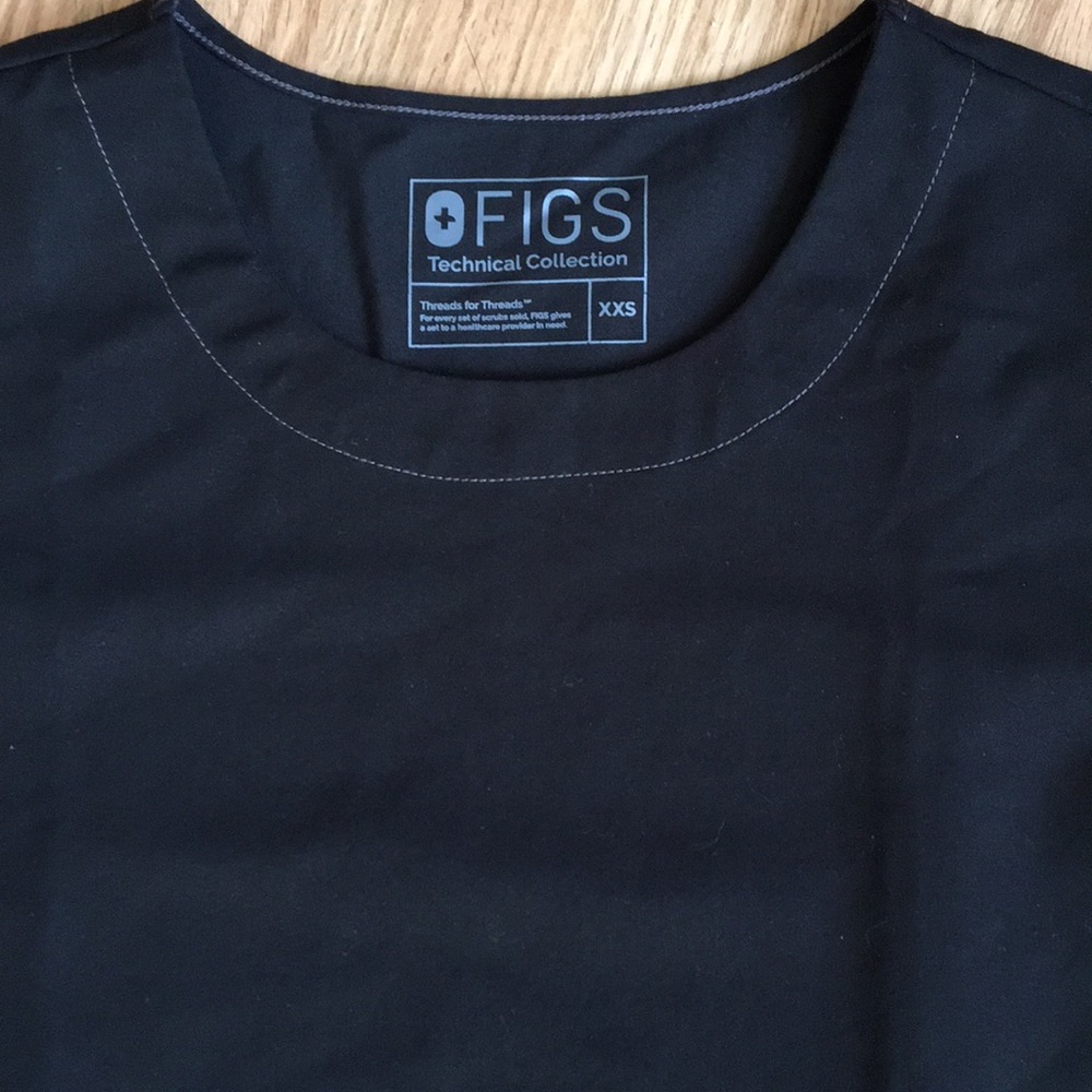 ❌ SOLD ❌ Figs Rama Scrub Top - Picture 3 of 8